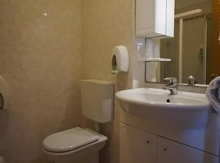 Hotel Flora 3*