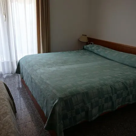 Flora لينانو سابيادورو