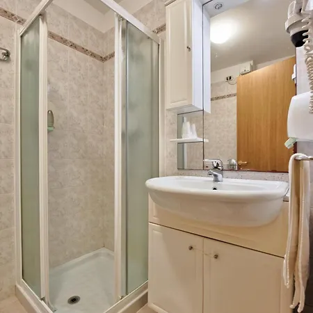 Flora لينانو سابيادورو