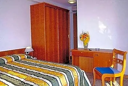Flora 3* لينانو سابيادورو